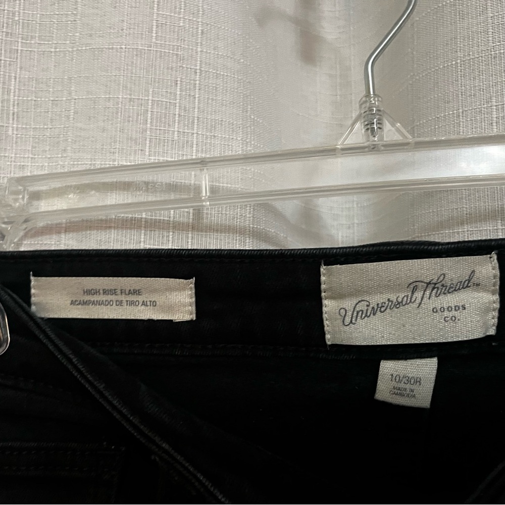 Universal Threads | High Rise Flare Jeans - Picture 4 of 4